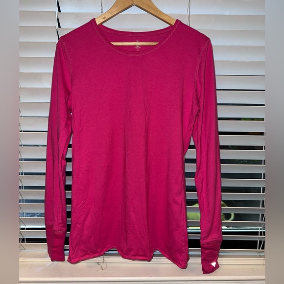 Med Couture - Long Sleeve Performance Under-scrub Top - Picture 2 of 5